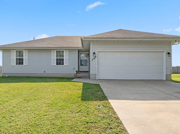 704 S Lipscomb Drive, Republic, MO 65738