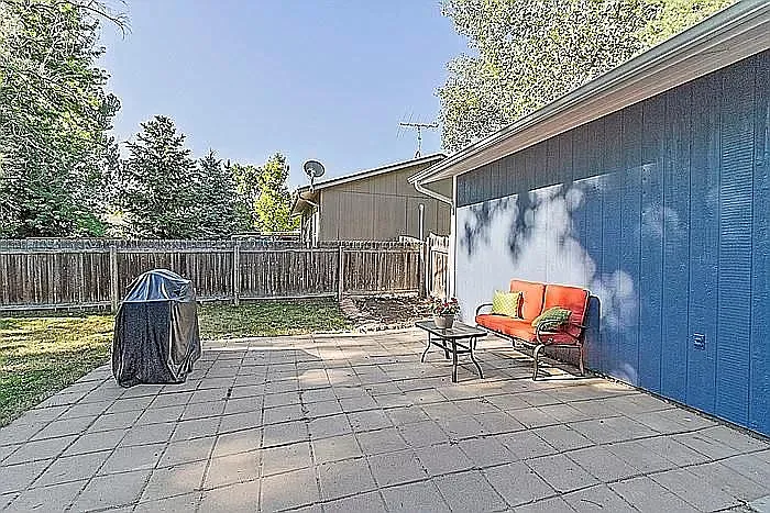 2452 Stover St — Photo 14