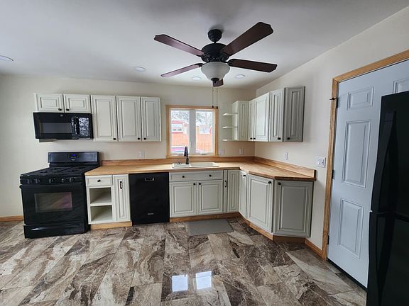 4th image of 327 Hillcrest Ave #1