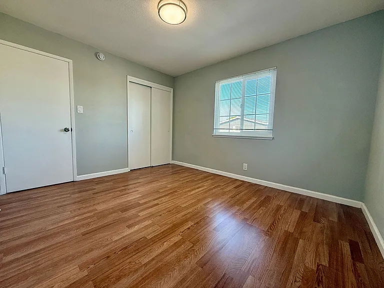 2870 Joseph Ave — Photo 7