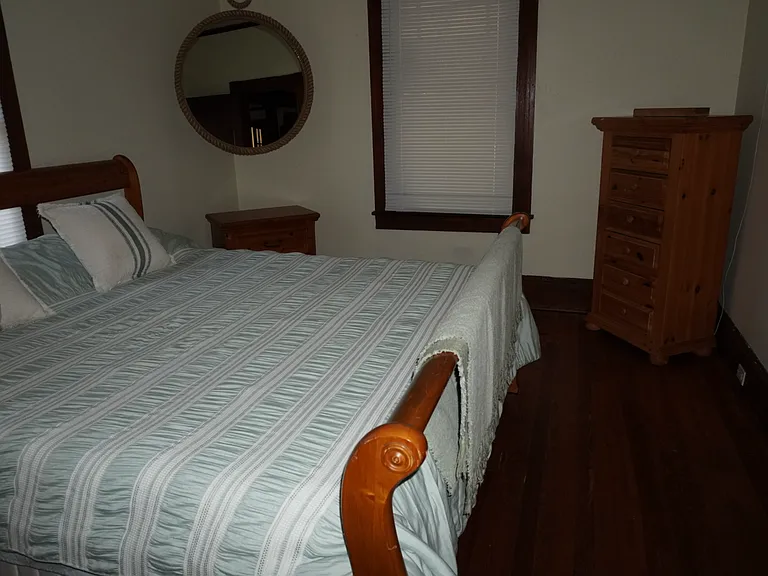 2120 Reynolds St — Photo 9