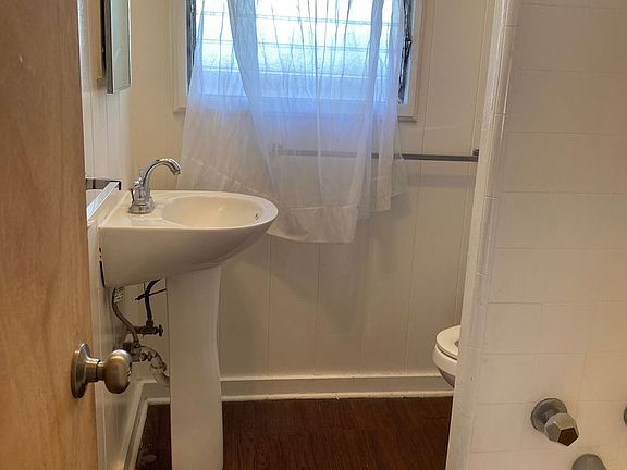 4th image of 718 Hoawa St APT B