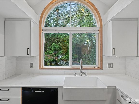 3rd image of 55 Green Hill