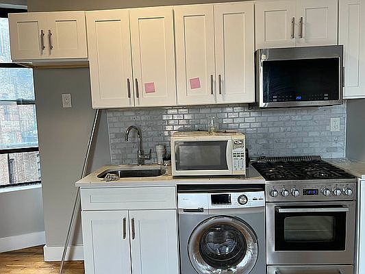 5th image of 124 E 103rd St APT 21