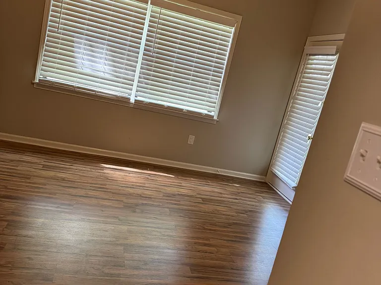 1005 Southwood Dr #6 — Photo 25
