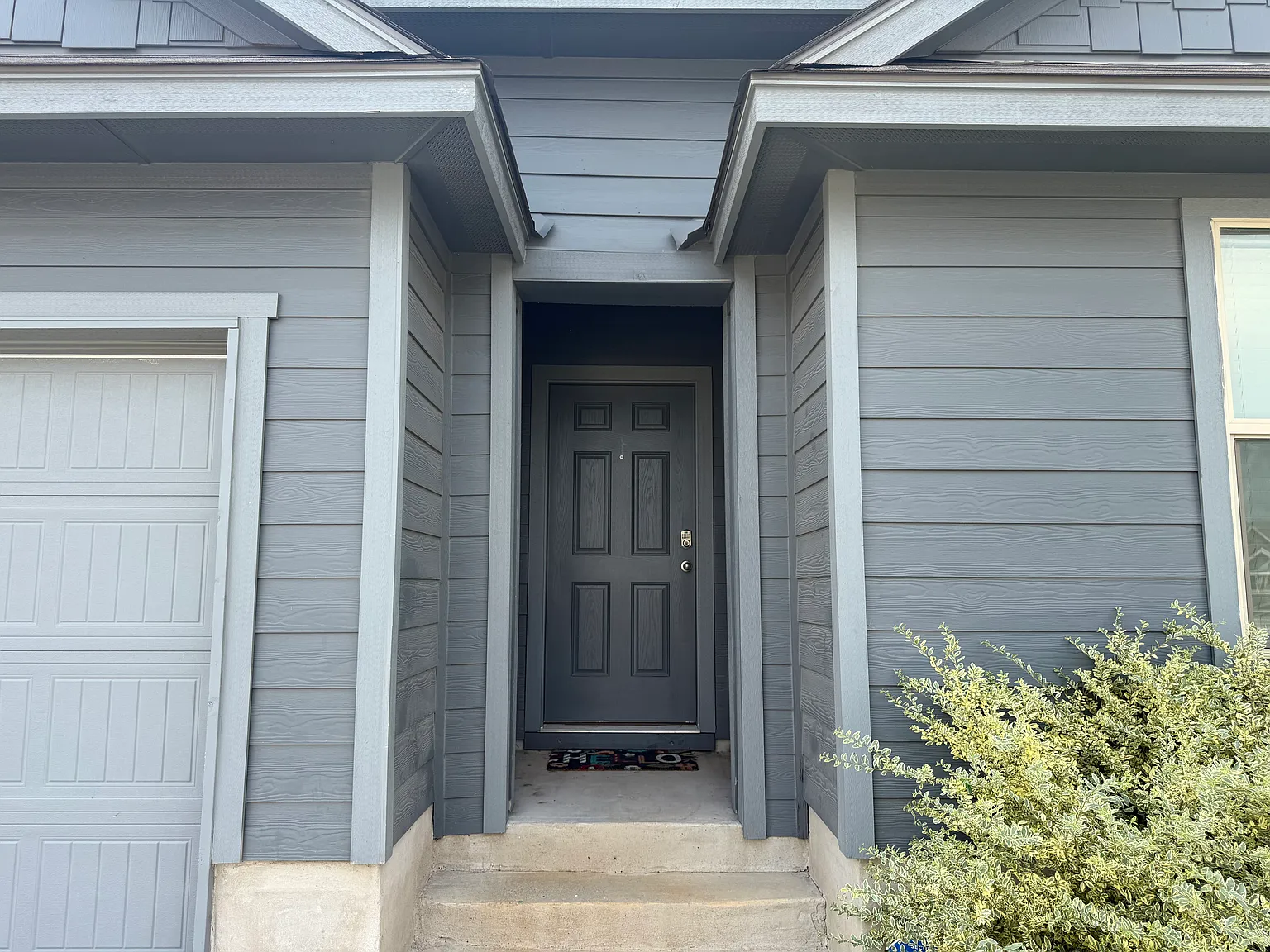 4 bed, 1796 sqft, $1,999 — Photo 3
