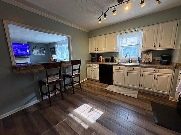 3rd image of 772 Colonial Trce