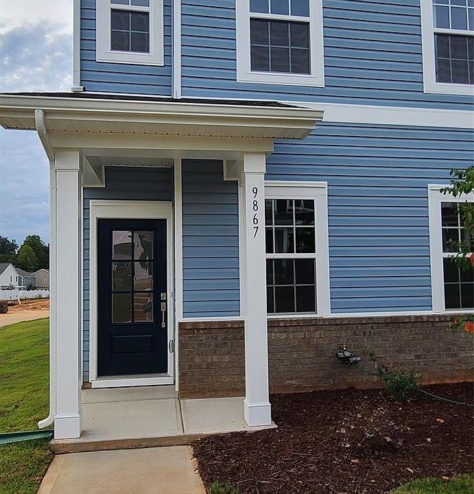 1st image of 9867 Old Garden Cir