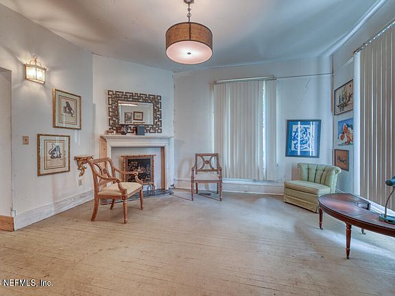 4th image of 443 E 5TH Street