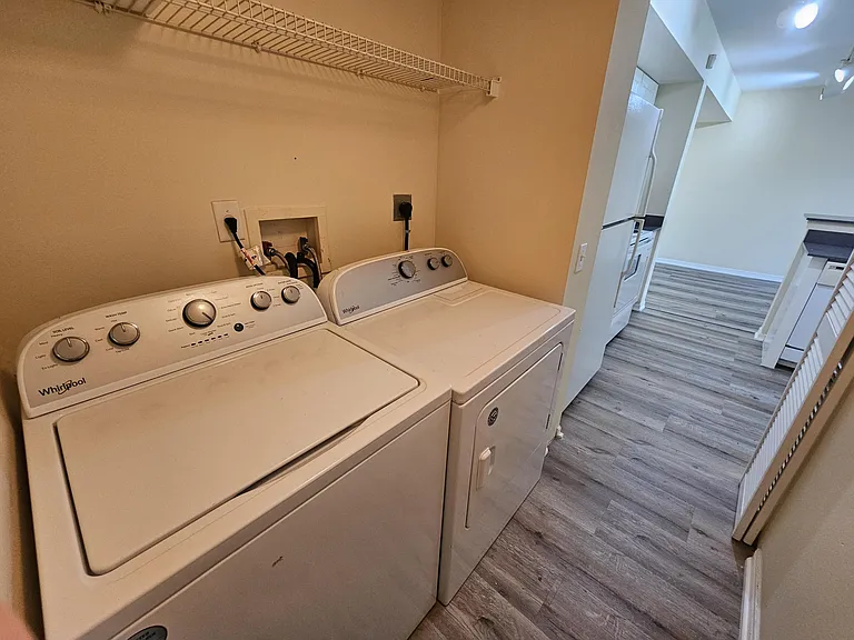 604 Villa Cir #604 — Photo 12