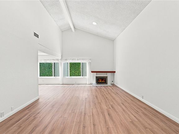 4th image of 2354 N Collier Ct