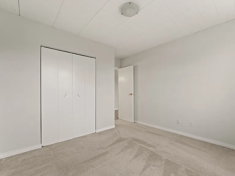 3160 Peter St — Photo 13