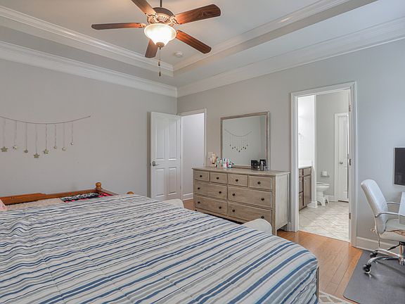 3rd image of 2163 Kirkwall Dr
