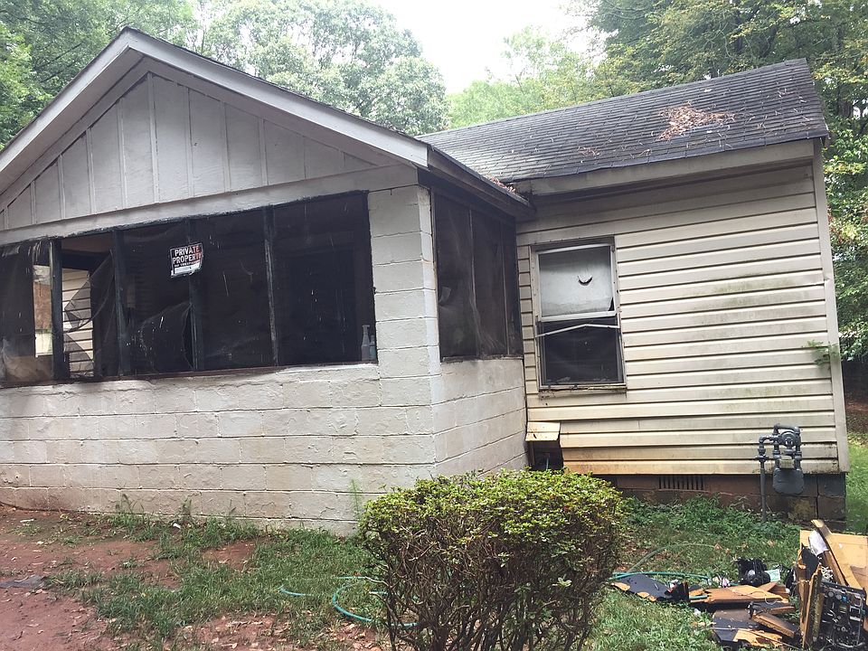 2nd image of 495 Warren Ave