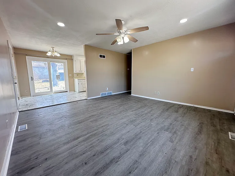 1119 N Atherton Rd — Photo 6