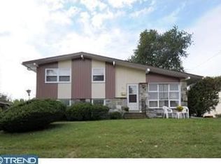410 Hampshire Dr, Broomall, PA 19008