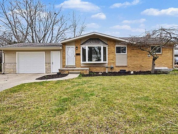 2nd image of 413 Wilson Dr