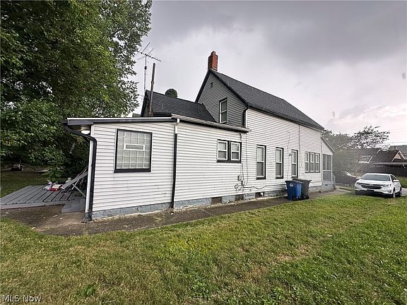 3rd image of 875 E 154th St