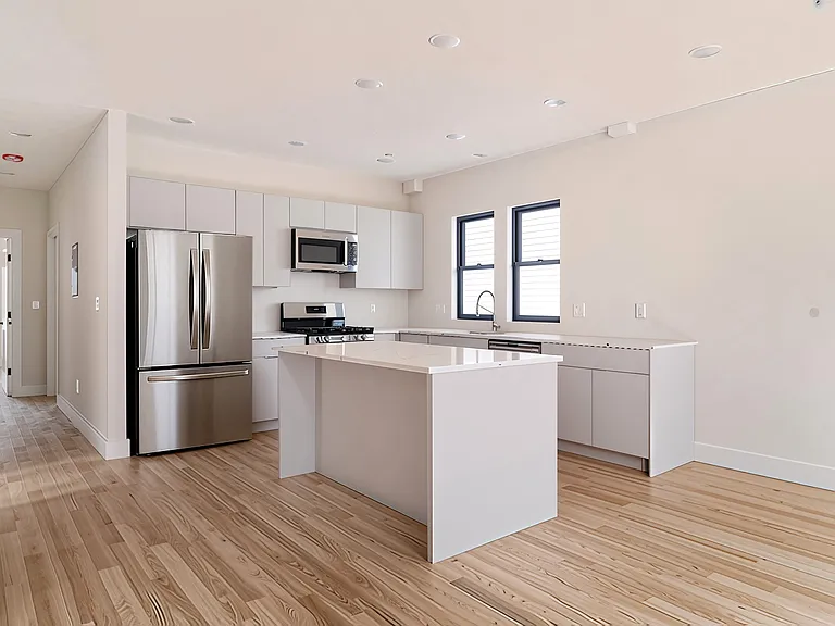 50 Crescent Ave #3 — Photo 3