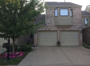 104 7th Pl, Geneva, IL 60134