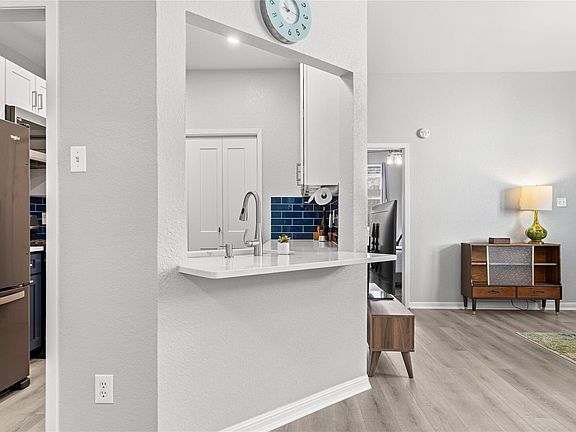 3rd image of 6501 Brush Country Rd APT 137