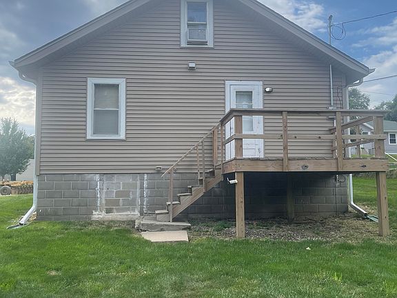 3rd image of 7060 Binney St