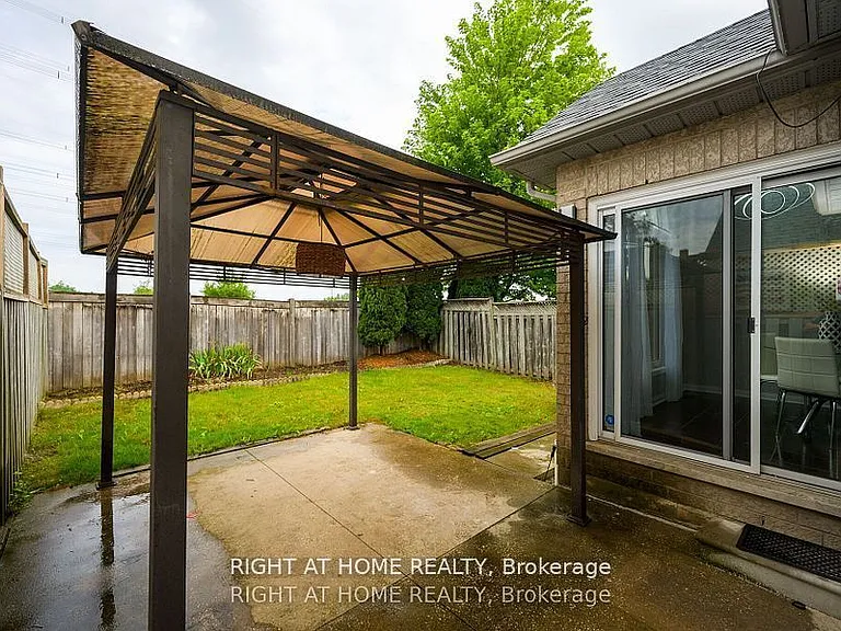 1724 Samuelson Cir — Photo 36