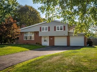1000 Gail Dr, Hermitage, PA 16148