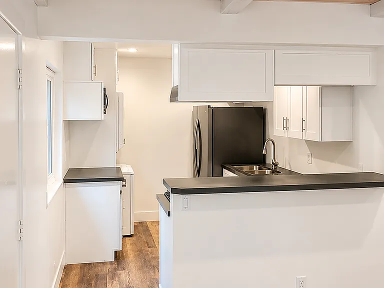 503 N Elena Ave — Photo 8