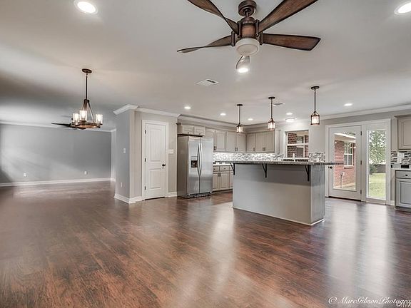 5th image of 1036 Wilton Pl