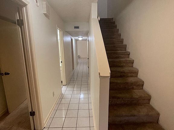 2nd image of 6122 The Oaks Ln