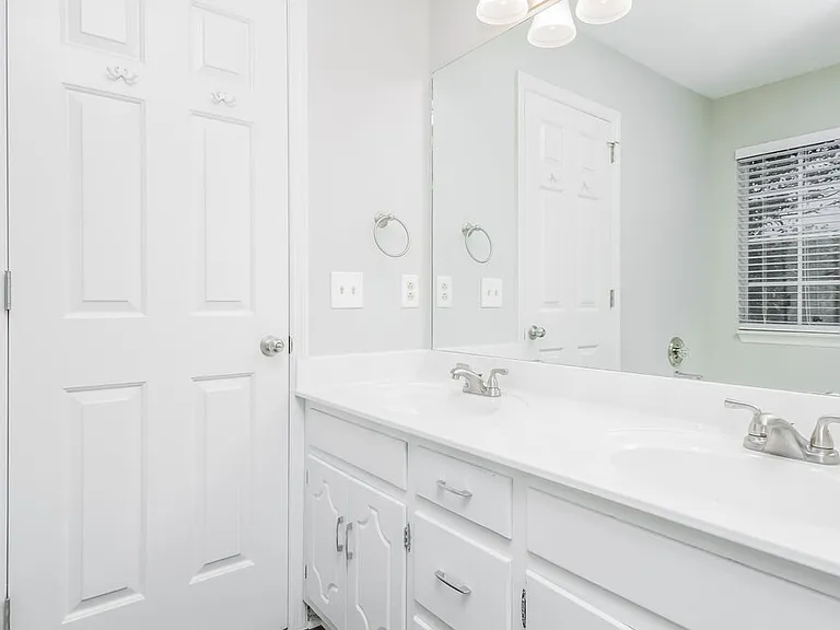 3540 Calais Cir — Photo 10