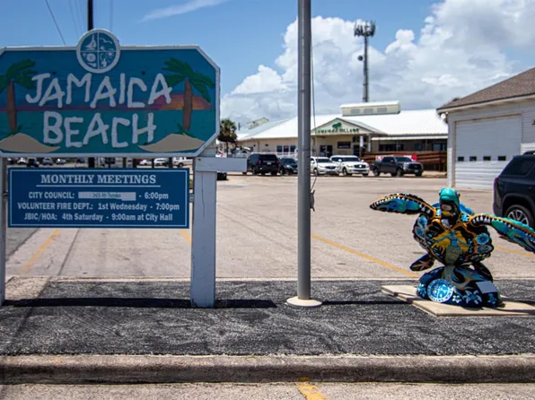 16502 Jamaica Inn Rd, Jamaica Beach, TX 77554