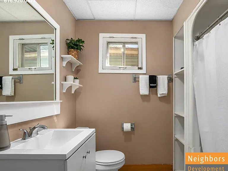 19 Palmer St NE #1 — Photo 18
