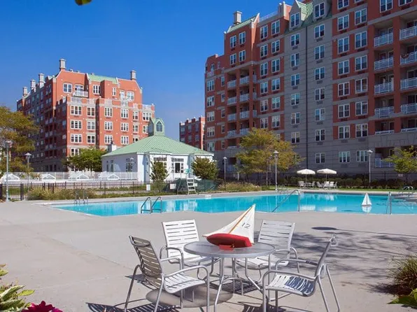 120 Oceana Drive West image 33 of 37