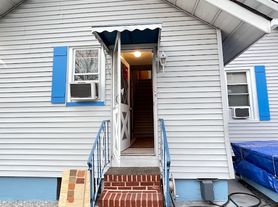 50 Ridge Rd, Lyndhurst, NJ