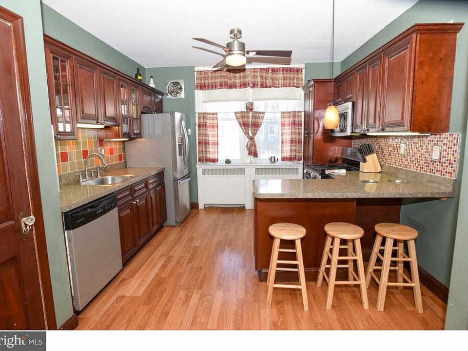 1st image of 3406 Oakmont St