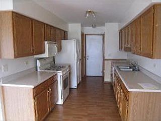 3rd image of 154 Village Creek Dr Unit End