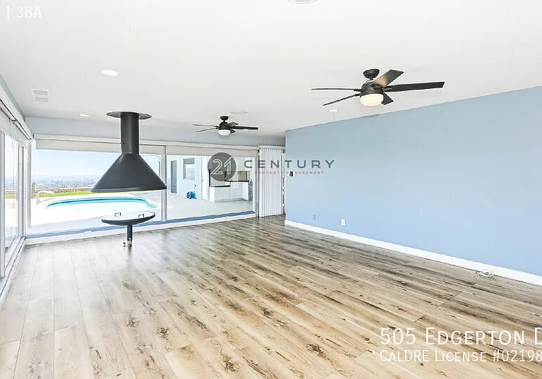 505 Edgerton Dr — Photo 3