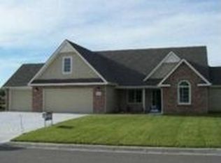 911 April Rain Rd, Lawrence, KS 66049