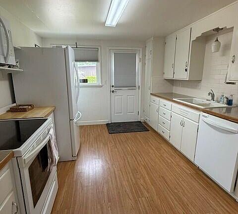 3rd image of 323 N 42nd Ave