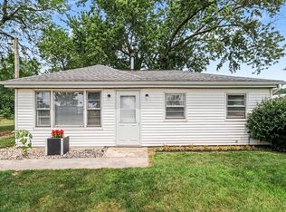 16812 Moorepark Rd, Three Rivers, MI 49093