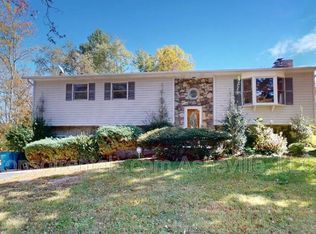 93 Twin Lakes Dr, Candler, NC 28715