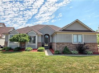 52794 Cross Creek Dr, Chesterfield, MI 48047