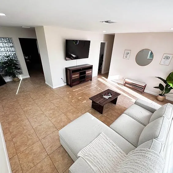 5301 SW 111th Ave — Photo 3