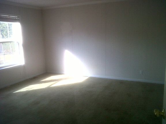 4th image of 400 Drury Ln