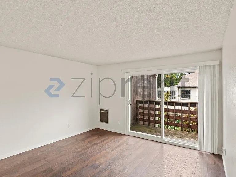2837 55th Ave #4 — Photo 15