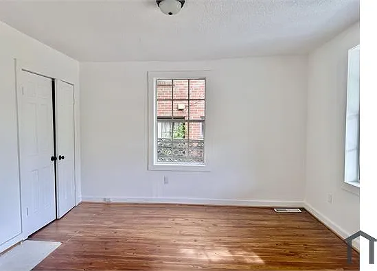 327 11th Ct W — Photo 6