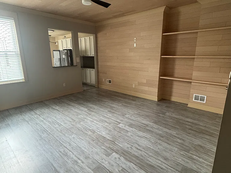 414 Borland St — Photo 3
