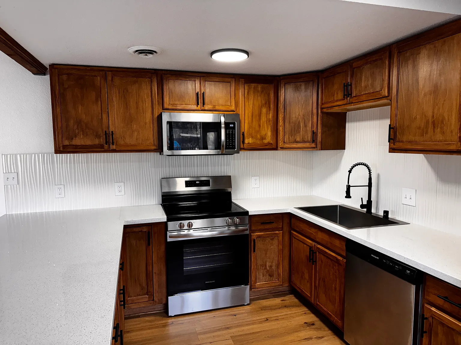 418 Pine Way — Photo 4